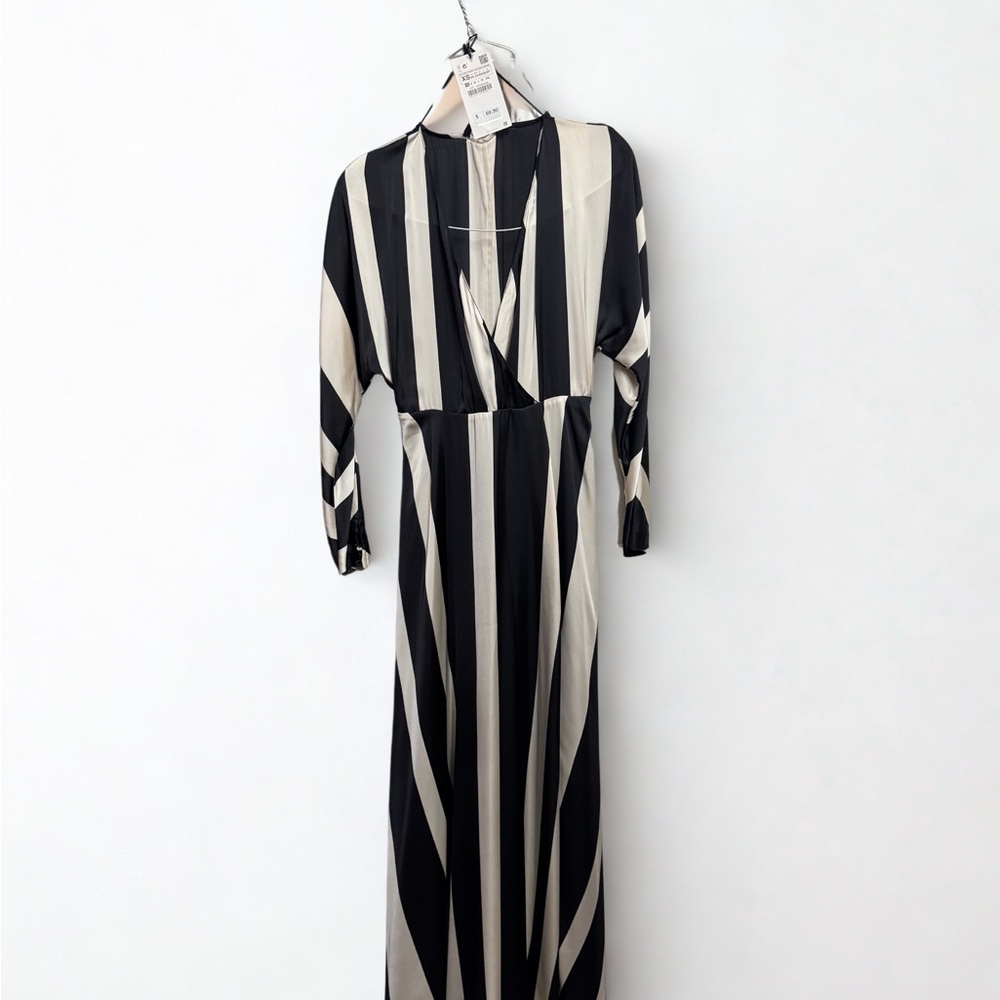 Zara HTF Elegant Black and White Striped Dress XS
